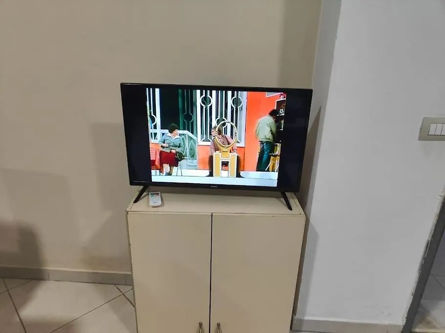 Bright Guest Suit 15 Min By Bus To Center Tirana Appartement