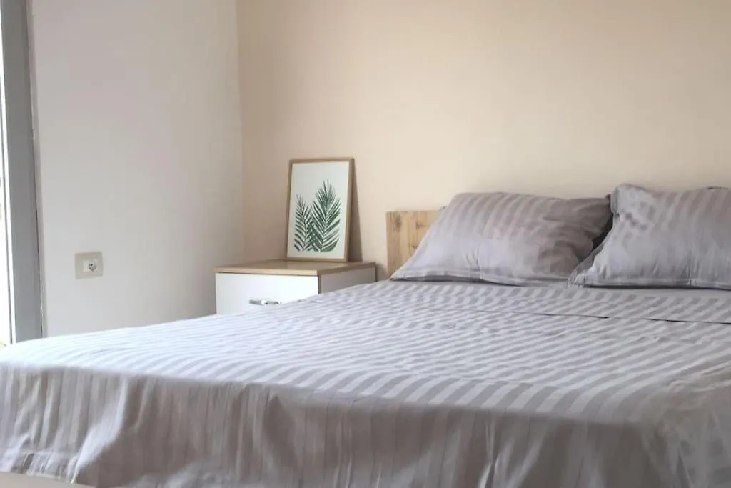 Bright Guest Suit 15 Min By Bus To Center Tirana 0*,  Albanie