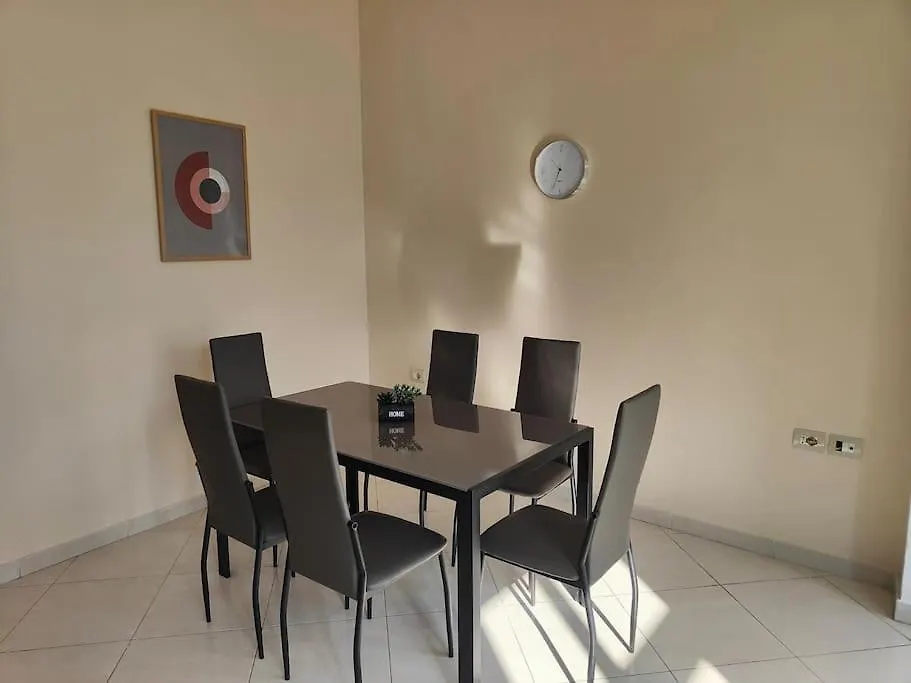 Bright Guest Suit 15 Min By Bus To Center Tirana Appartement