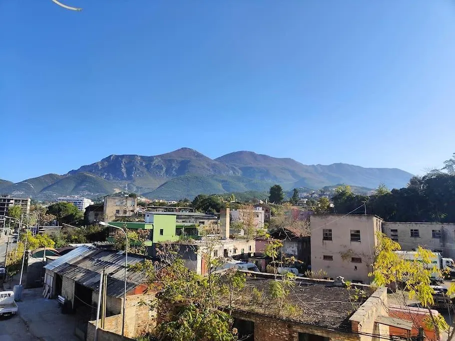 Appartement Bright Guest Suit 15 Min By Bus To Center Tirana